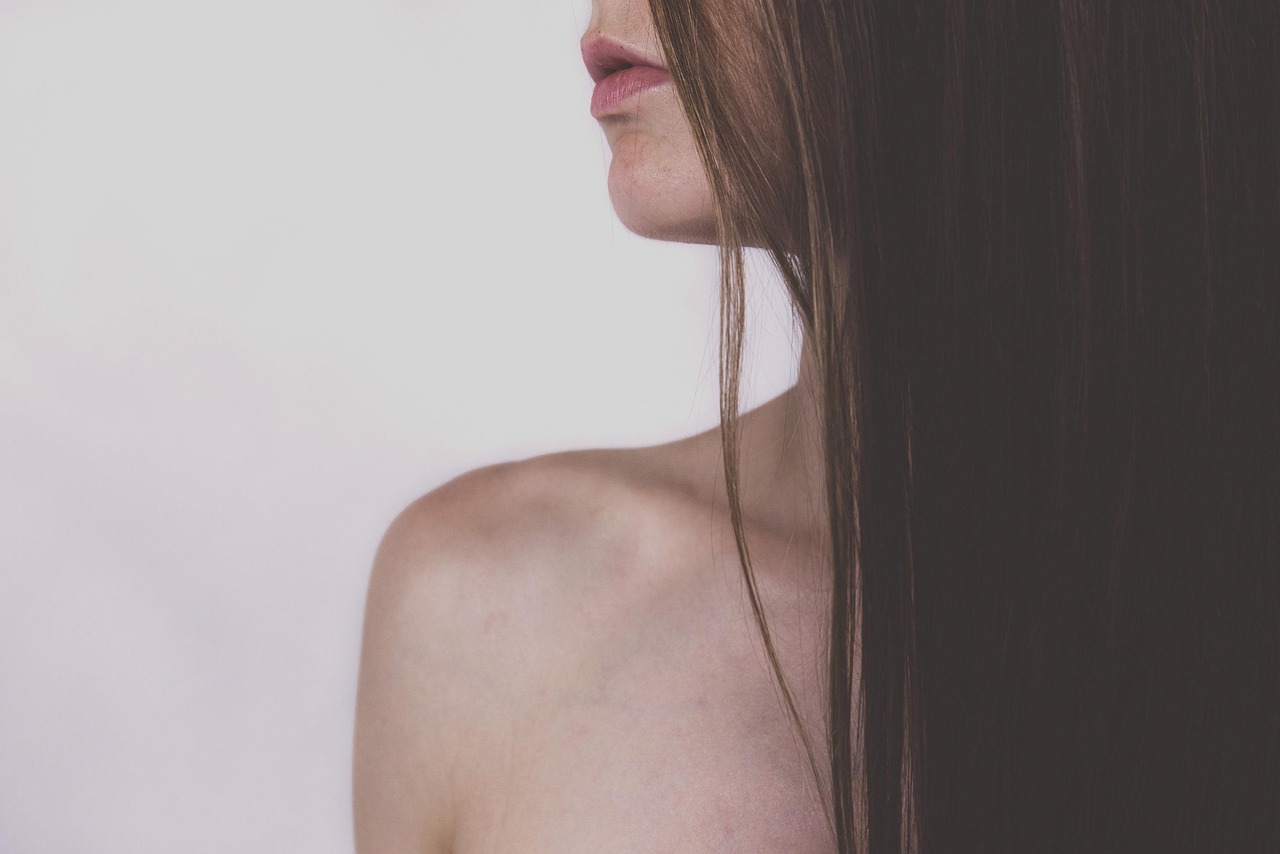 バストアップに効果的な筋トレは女性におすすめですか？